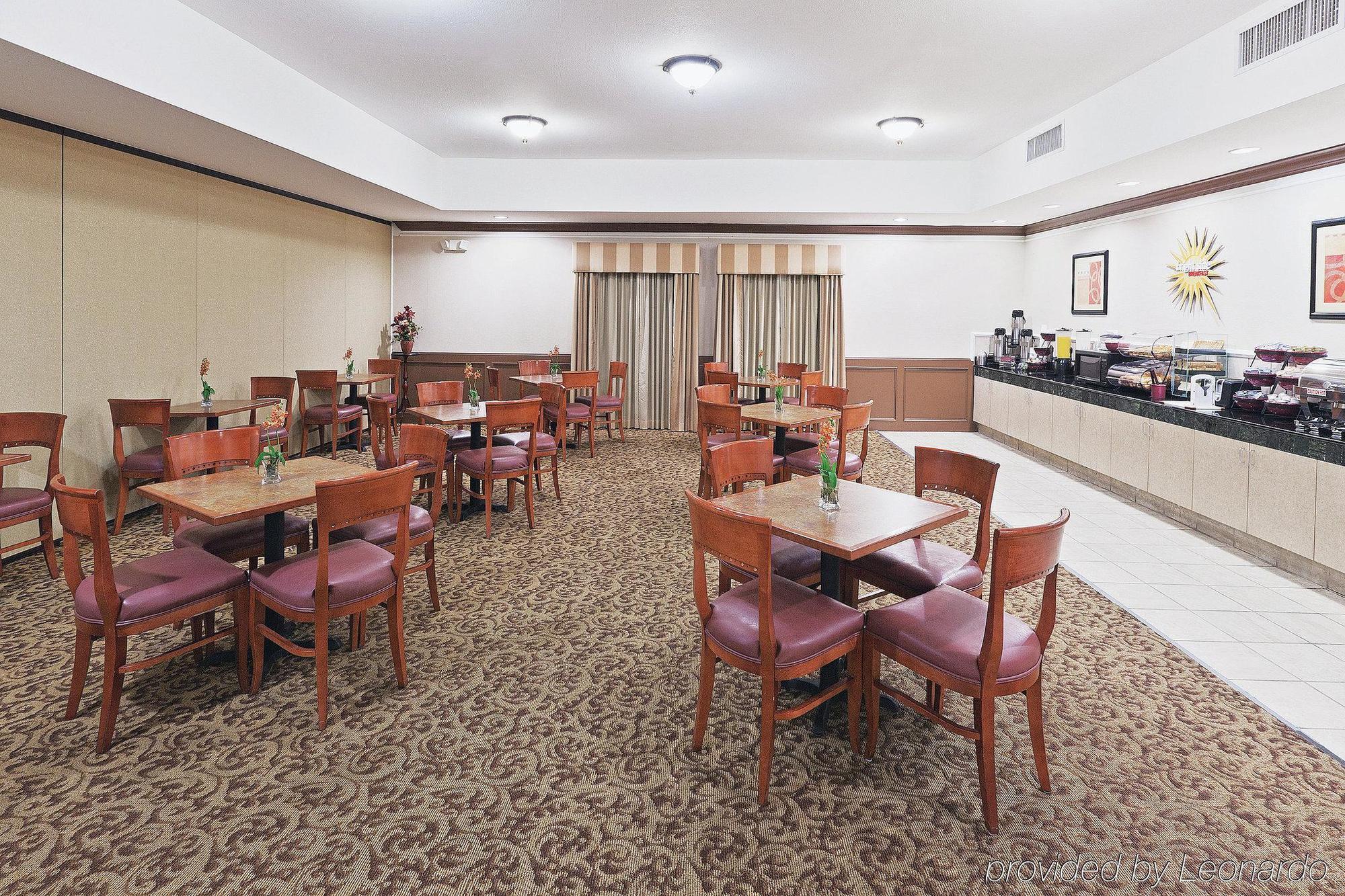 Palacio Royale Inn Signature Katy Exterior photo
