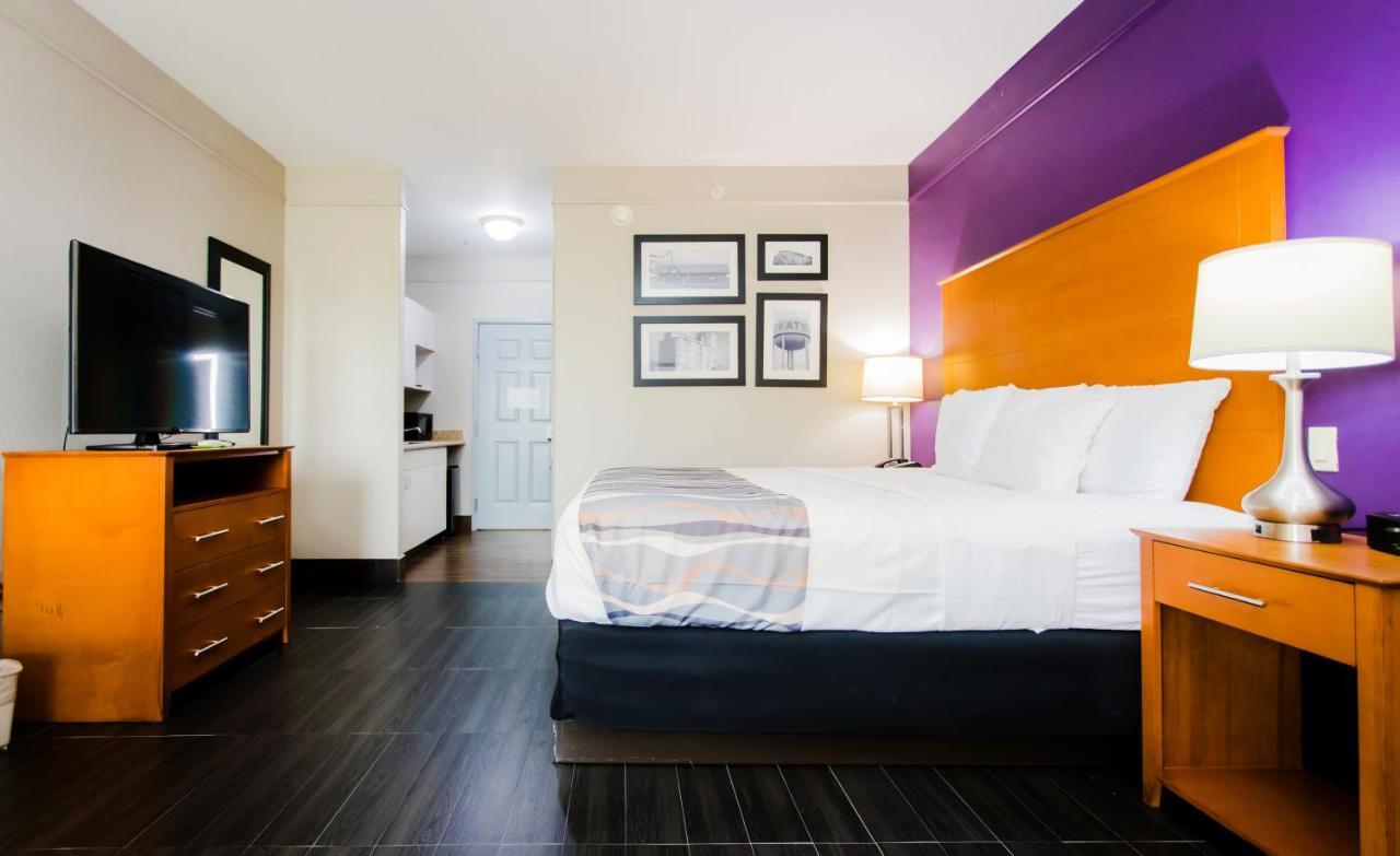 Palacio Royale Inn Signature Katy Exterior photo